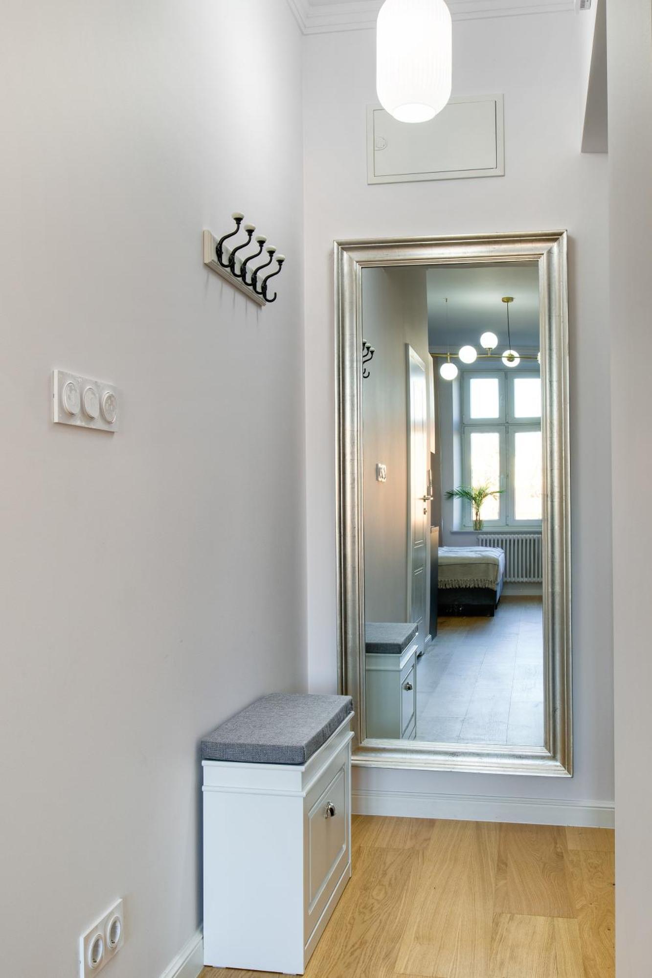 Apartment Discover - Lubomirskiego St - Classic & Modern - Near Main Station, Netflix And Ac Krakow