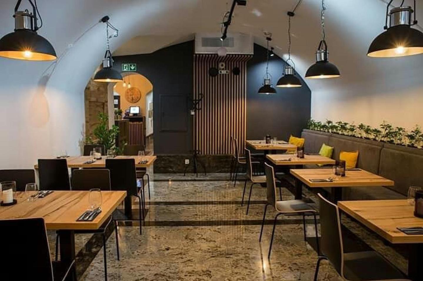 Discover - Lubomirskiego St - Classic & Modern - Near Main Station, Netflix And Ac Apartment *